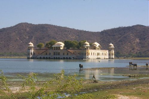  a fairly typical kind of architecture in Rajasthan. Palaces built in the 